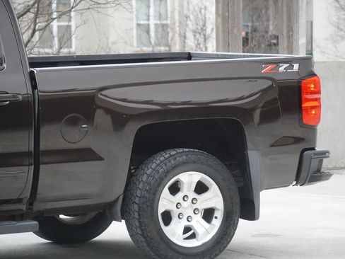 Used 2018 Chevrolet Silverado 1500 LT w/ All Star Edition AWD/4WD image 8