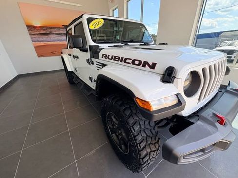 Used 2023 Jeep Gladiator Rubicon w/ Cold Weather Group AWD/4WD image 13