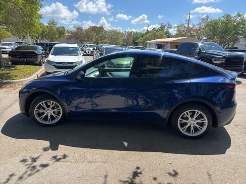 Used 2021 Tesla Model Y Long Range image 5