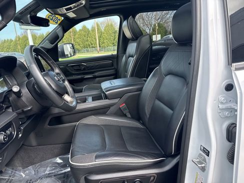 Used 2025 RAM 1500 Limited AWD/4WD image 7