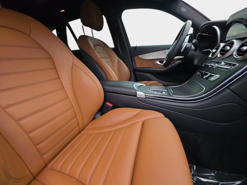 Used 2022 Mercedes-Benz GLC 300 image 10