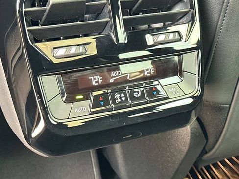 Used 2024 BMW iX xDrive50 AWD/4WD image 18