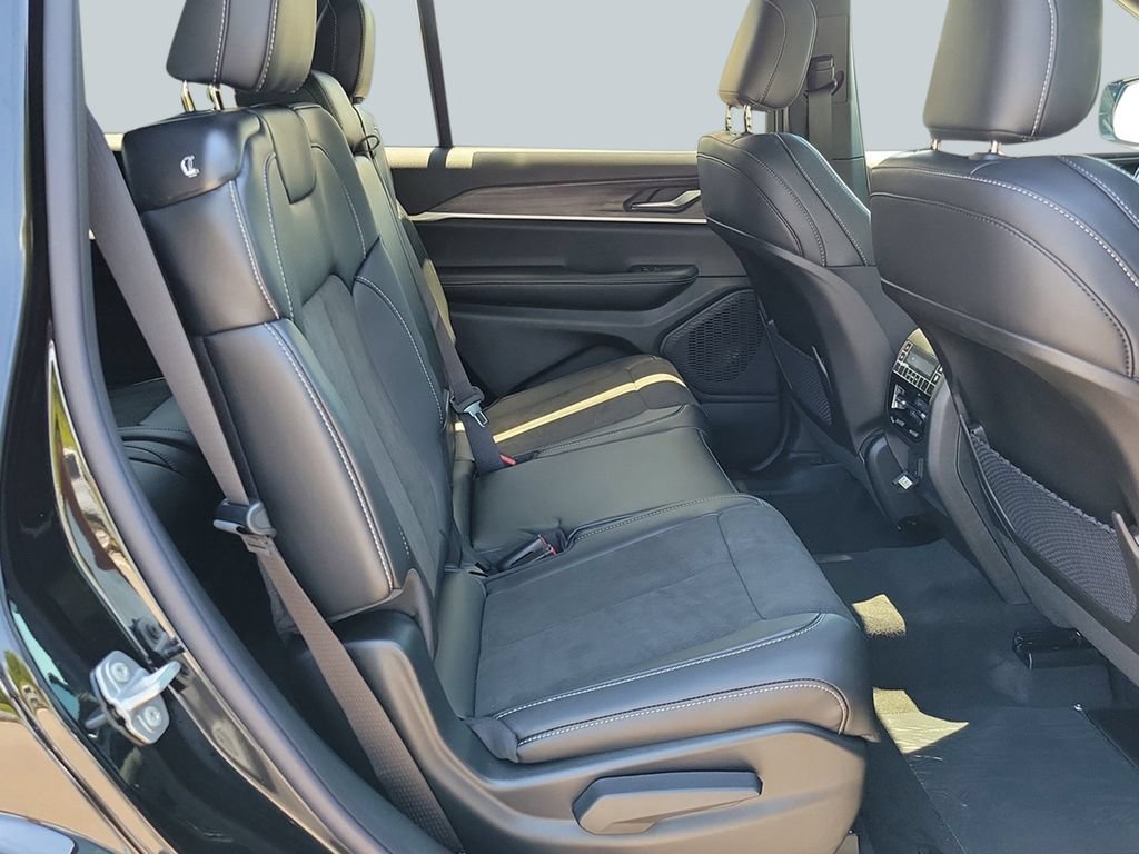 New 2026 Jeep Grand Cherokee L 2WD image 34