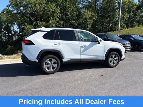 Used 2022 Toyota RAV4 XLE FWD image 8