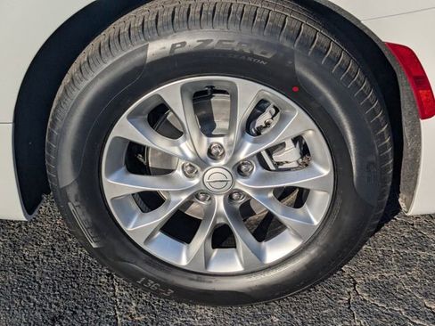 New 2026 Chrysler Pacifica Limited image 7