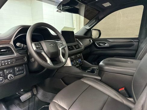 Used 2024 Chevrolet Tahoe Z71 w/ Luxury Package AWD/4WD image 6