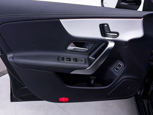 Used 2023 Mercedes-Benz CLA 250 w/ Premium Package image 17