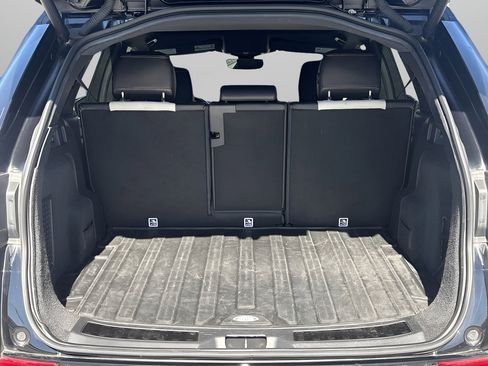 Used 2020 Land Rover Discovery Sport SE R-Dynamic image 8