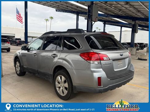 Used 2011 Subaru Outback 3.6R Premium AWD/4WD image 3