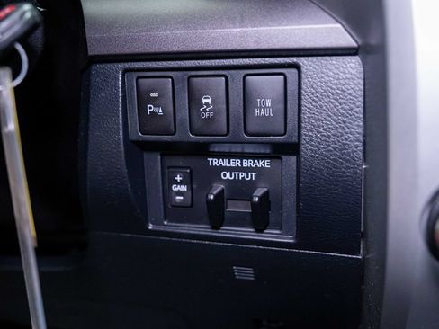 Used 2018 Toyota Tundra SR5 w/ TRD Off Road Package AWD/4WD image 25
