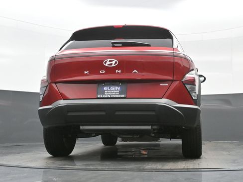 Used 2025 Hyundai Kona SEL AWD/4WD image 32