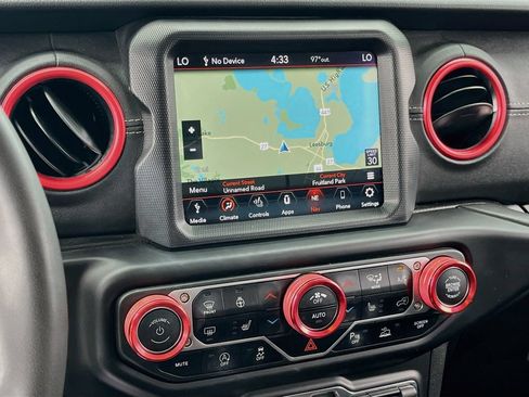 Used 2023 Jeep Gladiator Overland w/ LED Lighting Group AWD/4WD image 13