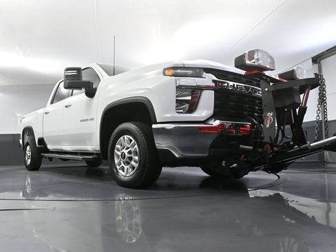 Used 2022 Chevrolet Silverado 2500 LT AWD/4WD image 59