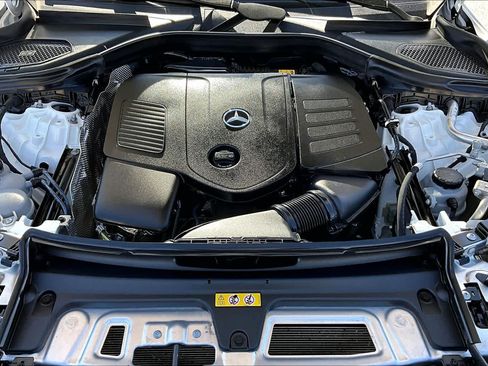 Used 2024 Mercedes-Benz GLC 300 image 31