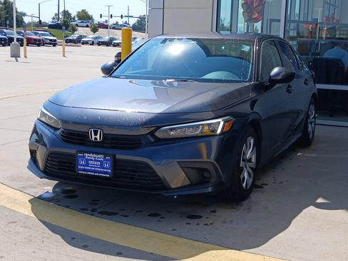 Used 2024 Honda Civic LX image 3