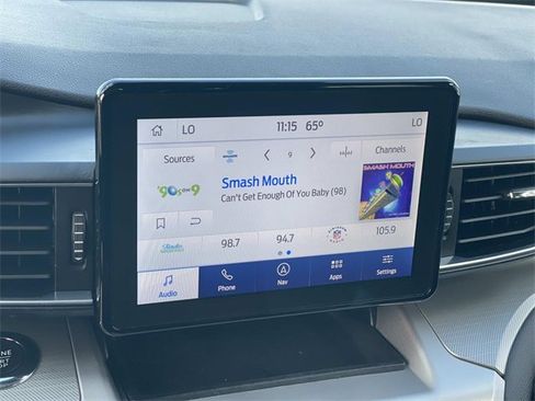 Used 2022 Ford Explorer XLT w/ Equipment Group 202A image 10