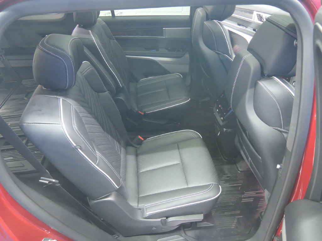 Used 2026 Cadillac Vistiq Platinum AWD/4WD image 39