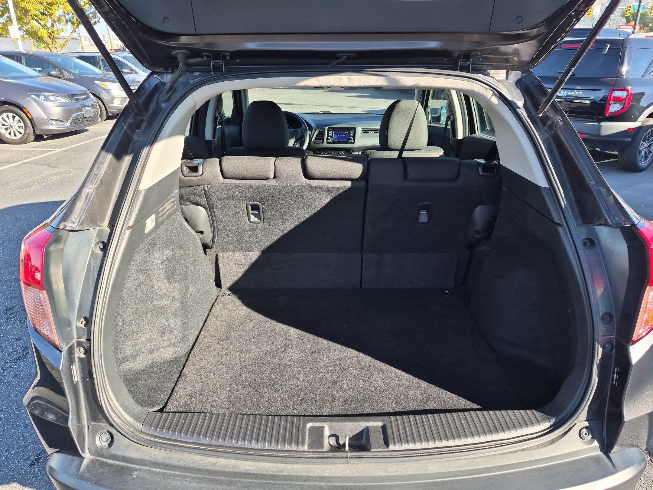 Used 2017 Honda HR-V LX image 27