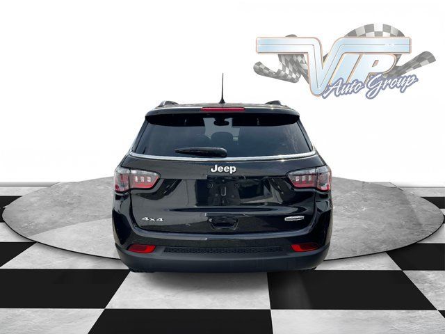 Used 2023 Jeep Compass Latitude AWD/4WD image 5