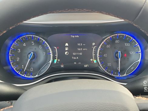 New 2026 Chrysler Pacifica Pinnacle image 21