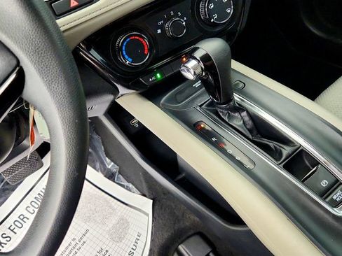 Used 2021 Honda HR-V LX image 16