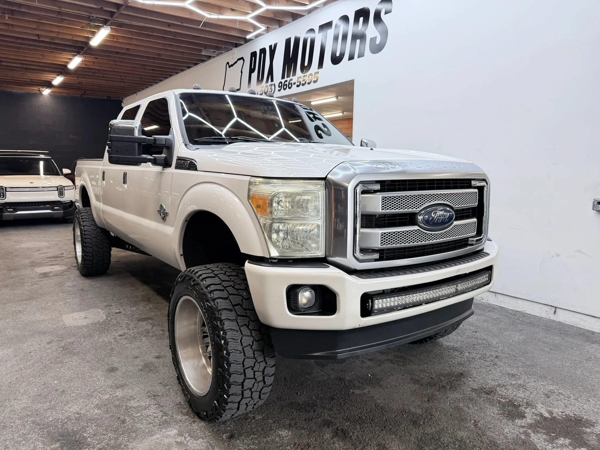 Used 2015 Ford F250 Platinum w/ FX4 Off-Road Package AWD/4WD image 2