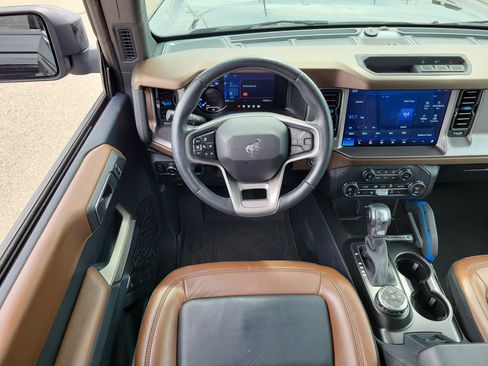Used 2023 Ford Bronco Outer Banks AWD/4WD image 10