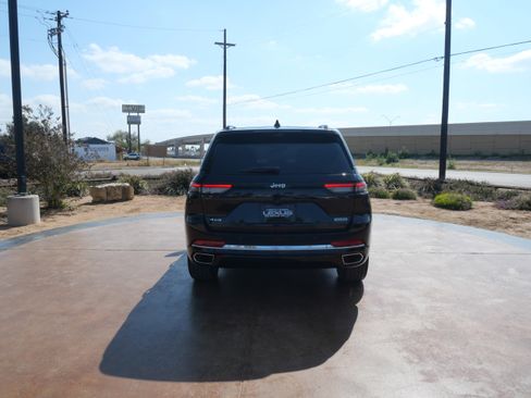 Used 2022 Jeep Grand Cherokee Overland w/ Luxury Tech Group IV image 3
