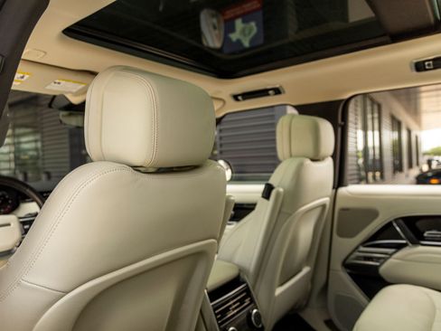 Used 2023 Land Rover Range Rover SE image 26