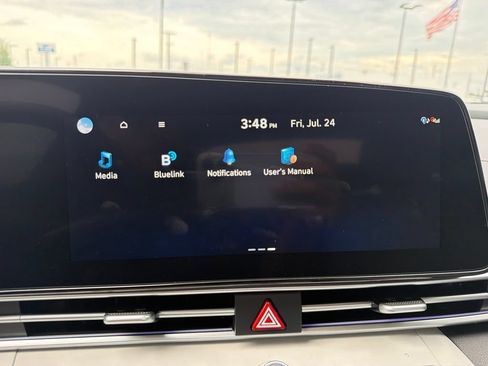 Used 2026 Hyundai Elantra Limited FWD image 20