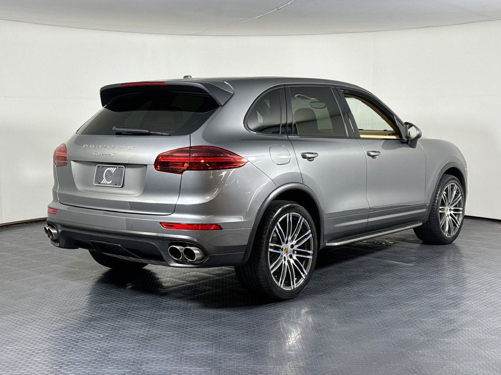 Used 2017 Porsche Cayenne S AWD/4WD image 7