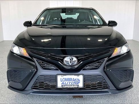 Used 2024 Toyota Camry SE FWD image 2