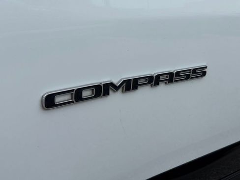 Used 2022 Jeep Compass Limited w/ Elite Group AWD/4WD image 13