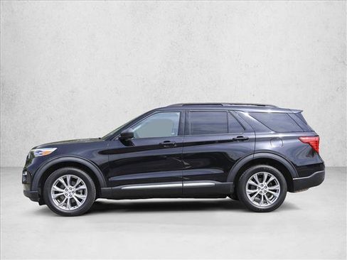 Used 2020 Ford Explorer XLT w/ Equipment Group 202A AWD/4WD image 8