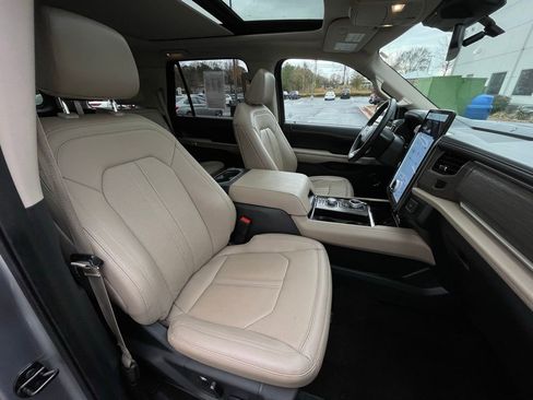 Used 2022 Ford Expedition Limited image 33