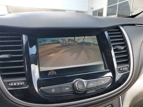 Used 2018 Chevrolet Trax LT w/ LT Convenience Package image 28