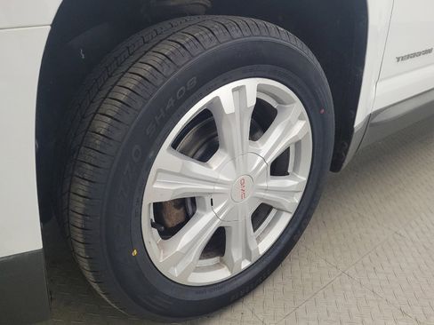 Used 2017 GMC Terrain SLE FWD image 31