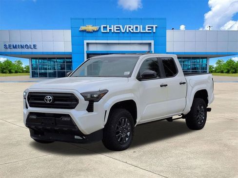 Used 2025 Toyota Tacoma TRD Sport AWD/4WD image 2