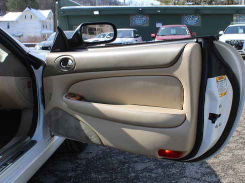 Used 2005 Jaguar XK8 XK8 2dr Convertible image 39