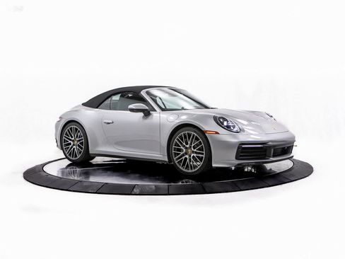 Certified 2022 Porsche 911 Carrera image 9