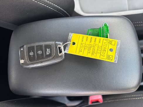 Used 2023 Hyundai Venue SEL FWD image 33