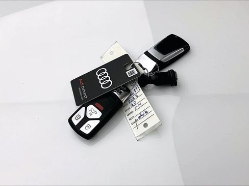 Used 2023 Audi Q5 2.0T Premium w/ Convenience Package AWD/4WD image 15
