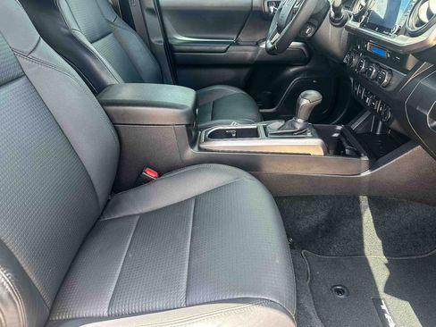 Used 2022 Toyota Tacoma Limited w/ Nightshade Package AWD/4WD image 21