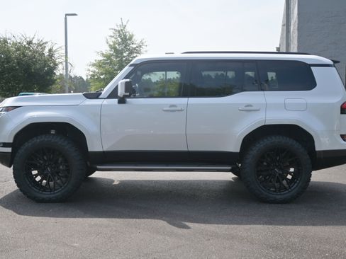 Used 2024 Lexus GX 550 w/ Cold Area Package AWD/4WD image 6
