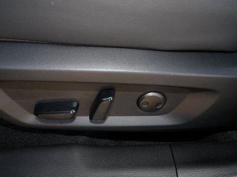 New 2025 Mitsubishi Outlander SE image 17