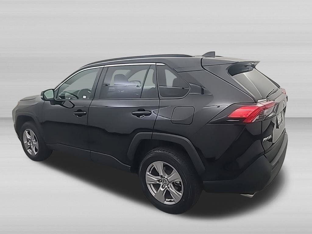 Used 2025 Toyota RAV4 XLE AWD/4WD image 8