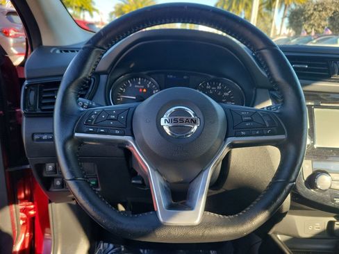 Certified 2022 Nissan Rogue Sport SV image 17