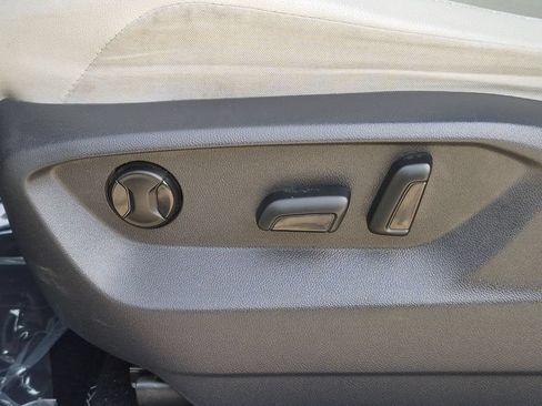 Used 2020 Volkswagen Tiguan SE w/ Panoramic Sunroof Package FWD image 14