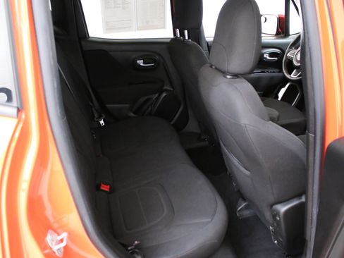 Used 2020 Jeep Renegade Latitude AWD/4WD image 28