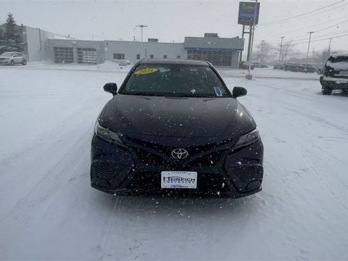 Used 2021 Toyota Camry SE w/ Cold Weather Package image 3
